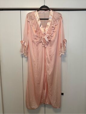 Vintage WINS Pink Satin Lace Peignoir Robe Nightgown Old Hollywood Glam Sz Small